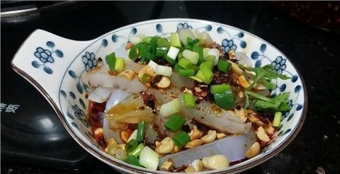 哈气|凉粉,又麻又辣吃得直流汗水,嘴直哈气