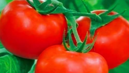 女性不想老得快，满脸长皱纹，3种食物当零食，