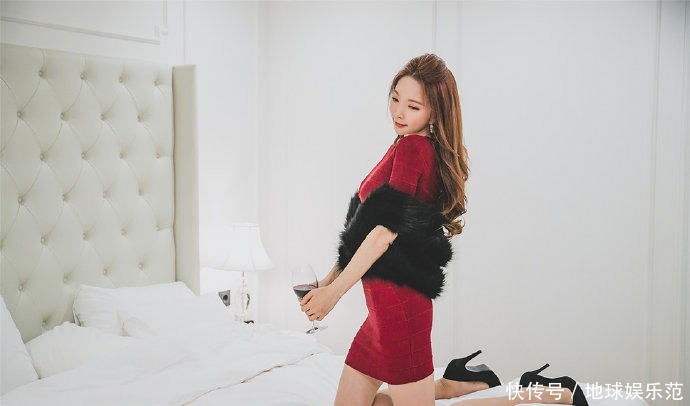 a6462|一抹红色连衣裙的金发小姐姐风情万种