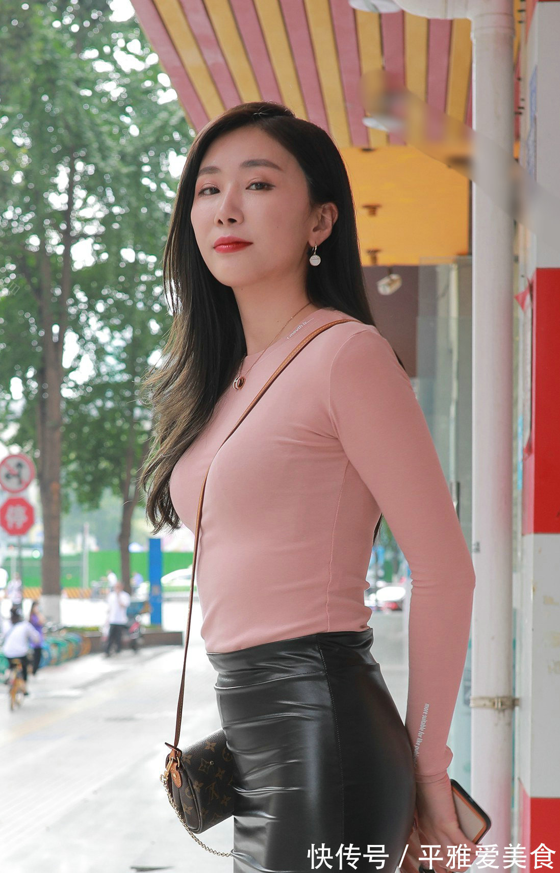 包臀裙 健美裤穿搭,简约时尚又修身,穿出了夏季清凉的休闲的风