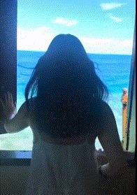 |搞笑GIF:这就是我想要的生活,面朝大海、春暖花开,伊人在怀…