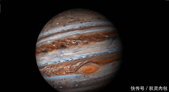 13亿千米外,表面“焊缝”长达1300公里,整颗星球是废弃的飞船?