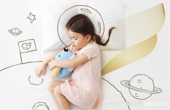 宝宝|宝宝睡枕头与不睡枕头，长大后有何差异？父母需提前了解