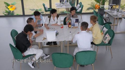 干活|《中餐厅5》宁静被恶剪？干活全程背景板，与黄晓明吵架镜头不对劲