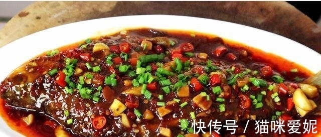 解馋|原来正宗的红烧鱼是这样做，大厨教你几个技巧，好吃解馋超下饭