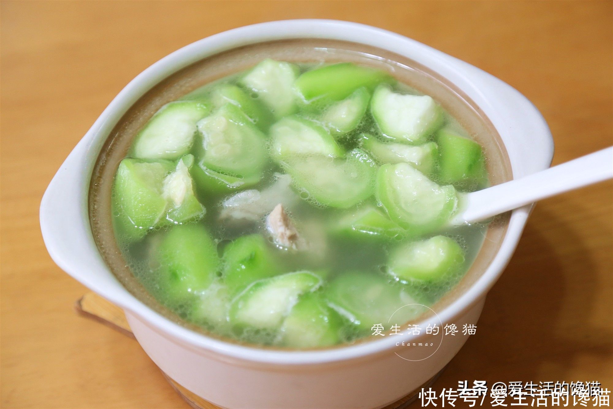 丝瓜肉片汤|南宁80后三口子的晚餐，发朋友圈火了，网友：广西菜就是好吃