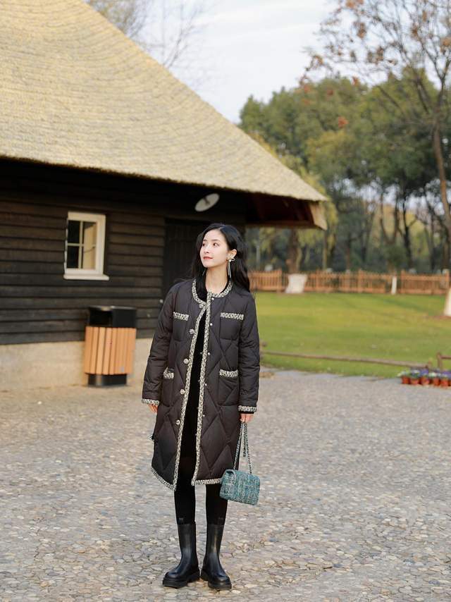 香风 你听过“小香风羽绒服”吗?华美又高级,扑面而来的贵气感