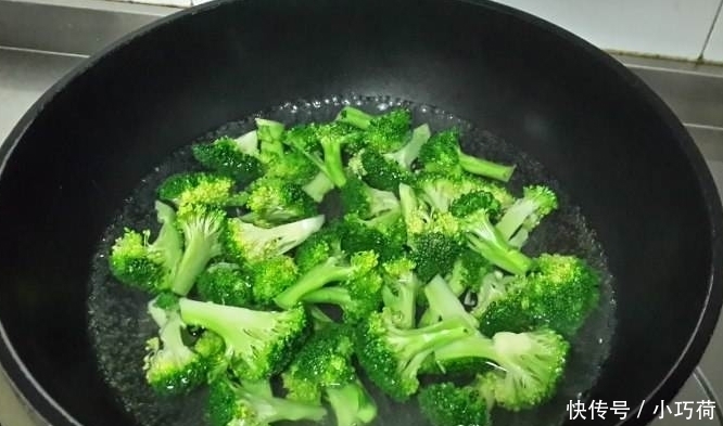 熟透|“不焯水不能吃”的四种蔬菜,西蓝花上榜,图3没熟透容易中毒