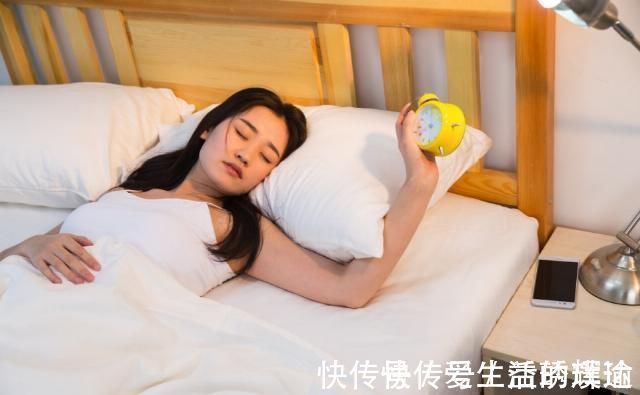 金匮要略|失眠最怕此物,每天吃1点,养心安神,促进睡眠,安睡8小时到天亮