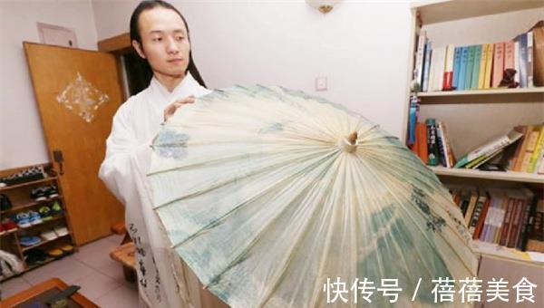 金少白|西安90后青年长发及腰,坚持穿汉服10年,无视非议将爱好做成事业