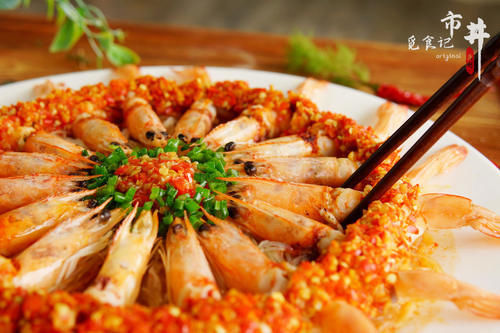 吉祥|年夜饭的压轴菜,上锅蒸一蒸,“富贵大虾”端上桌,火红吉祥
