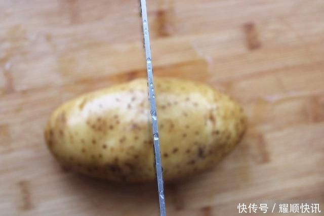 去皮|土豆去皮原来这么简单,大厨教您一招,一拉就开,再也不用削皮了