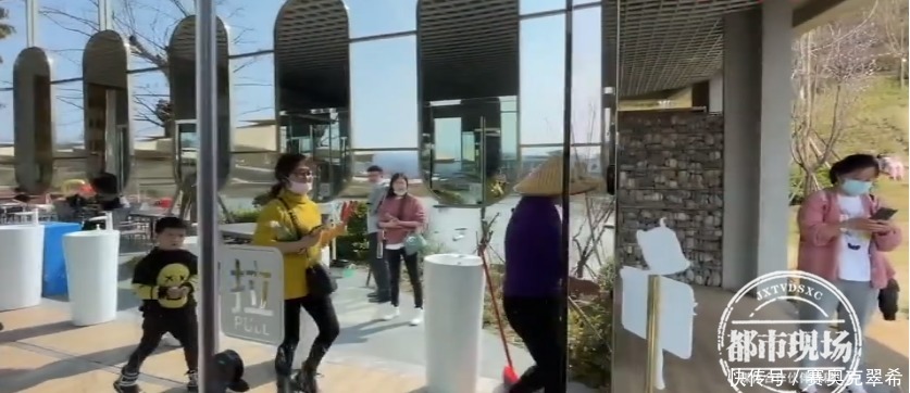 中年|四川“透明公厕”爆红网络！记者实地探测发现：有BUG？