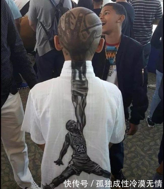 焦点|千万不要跟理发师随意提要求,他们会分分钟让你成为人群中的焦点