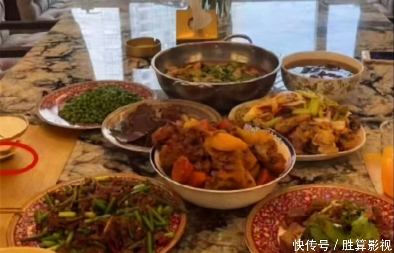 普通人|靠《好声音》一夜爆红,却因“卖惨”惹争议,她究竟冤不冤?