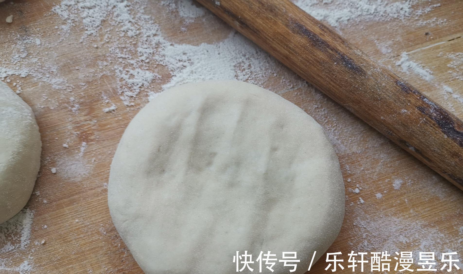 茴香油|三伏天,做馅还得这个菜,健脾开胃又好吃,出锅连吃3个,真过瘾