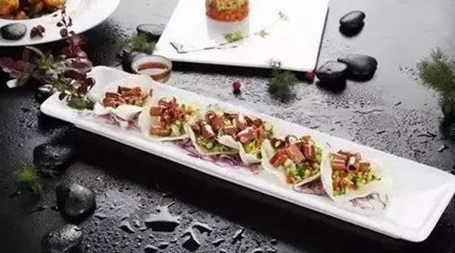 美食优选:油焖茄子、四喜丸子、海肠蔬菜卷、双椒小煎鸡的做法