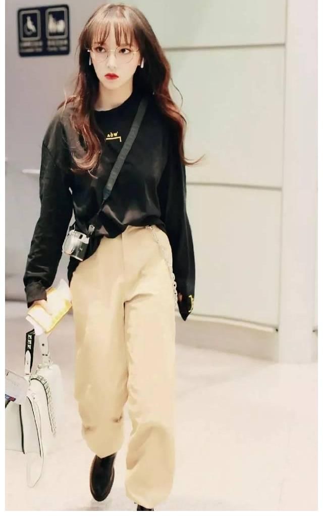 甜美风|明明拥有着“漫画神颜”,却被精修拉下神坛,程潇的修图师扣鸡腿