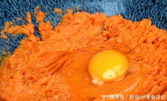 胡萝卜要多吃，教你新做法，加4个鸡蛋，营养美味，比吃肉还要香