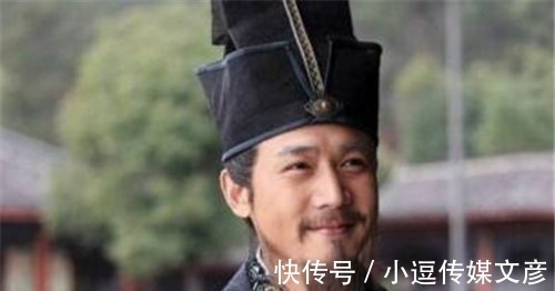 皇帝#考生写了一副超长对联,把皇帝祖宗夸了个遍,皇帝:状元就是你了