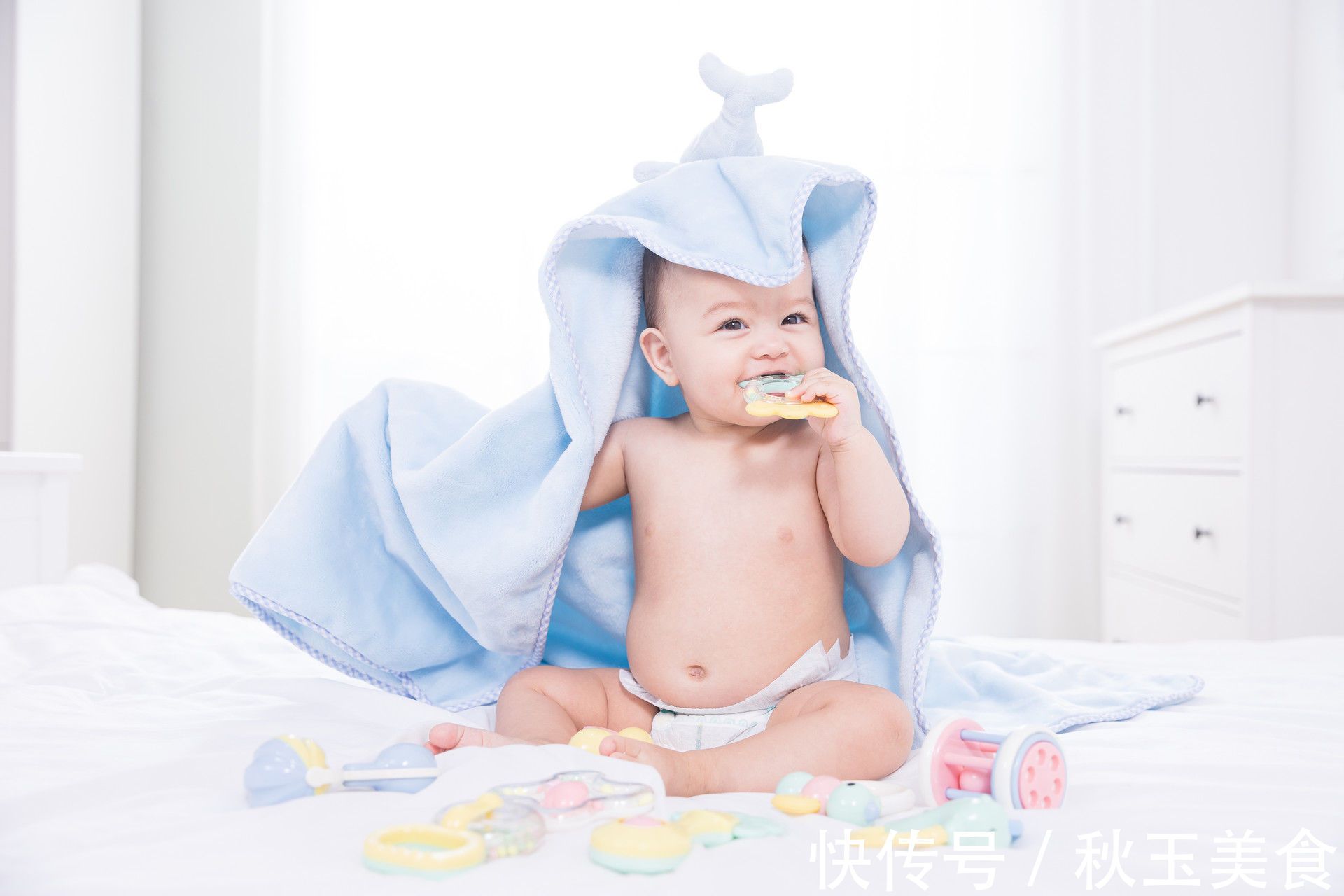 妈妈|五个月宝宝开始认生,经历多个“第一次”,妈妈用游戏促进娃成长