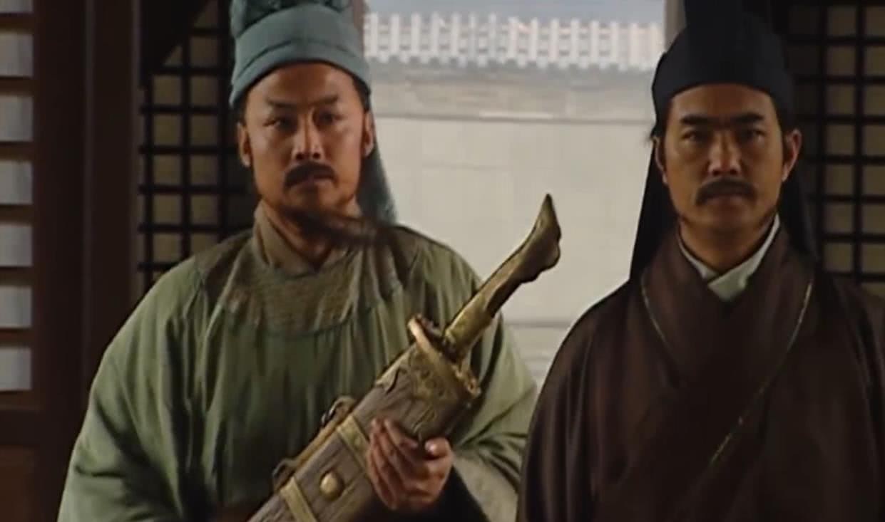 两银子兑换|林冲买刀令鲁智深吃惊:我拔出来的大树,在他们手里就是小香葱?