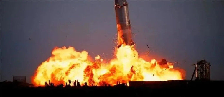 惊人的爆炸 SpaceX 下一代火箭试飞失败