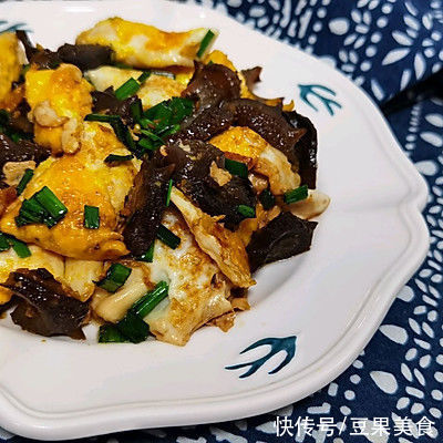 青蒜叶|小白也能做的快手菜——海参炒鸡蛋