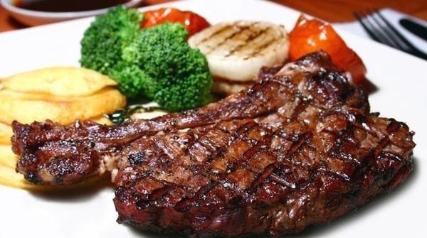 尴尬|吃西餐时,服务员给你“一张纸”,如果用来擦嘴就“尴尬”了