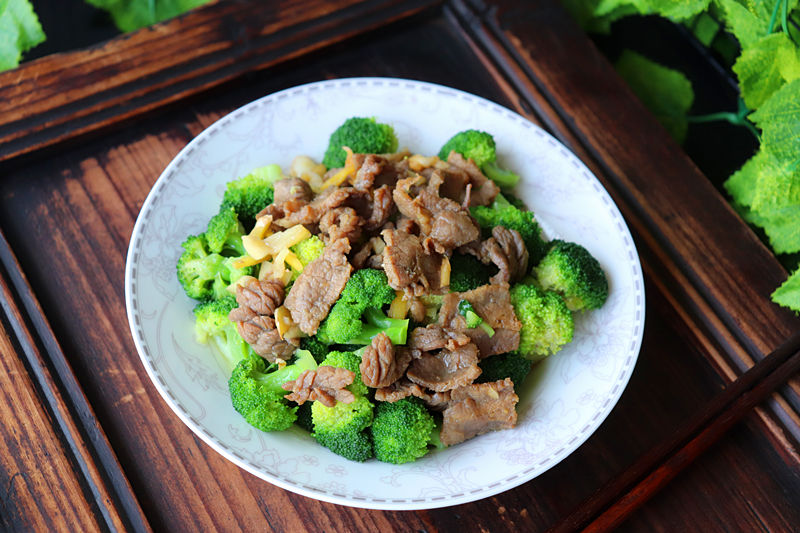 牛肉|牛肉和西兰花天生一对,牛肉鲜嫩,西兰花翠绿,脆嫩爽口营养高