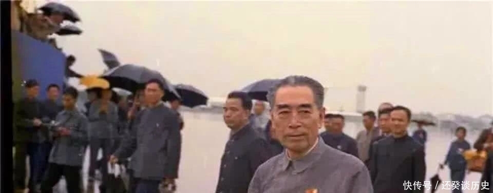 送客|永远都无法“重拍”的彩照，毛主席在天安门上接见李宗仁，周总理淋着雨送客