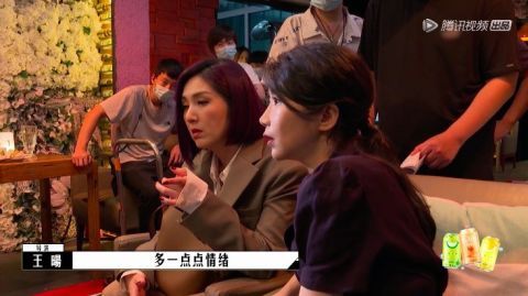 《导演请指教》13强诞生，强者退赛，低票晋级的韩雪是最大的笑话