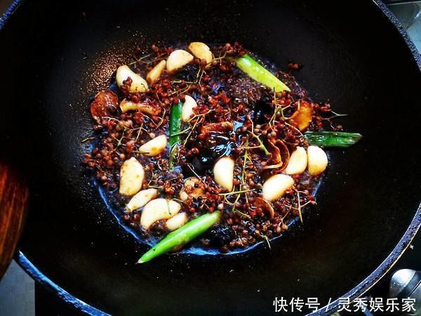 花椒鸡|炸花椒油,直接下锅就“废了”!多做一步才又麻又香,做菜超级香