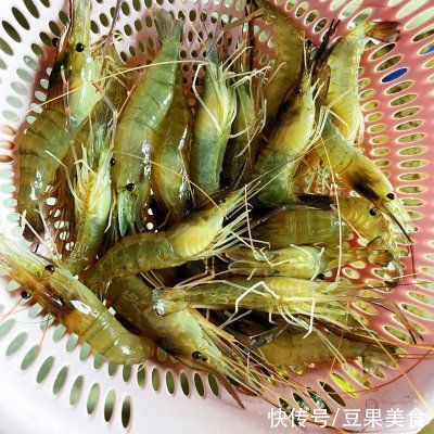 罗氏沼虾|这道爆炒沼虾！，最适合宝宝吃