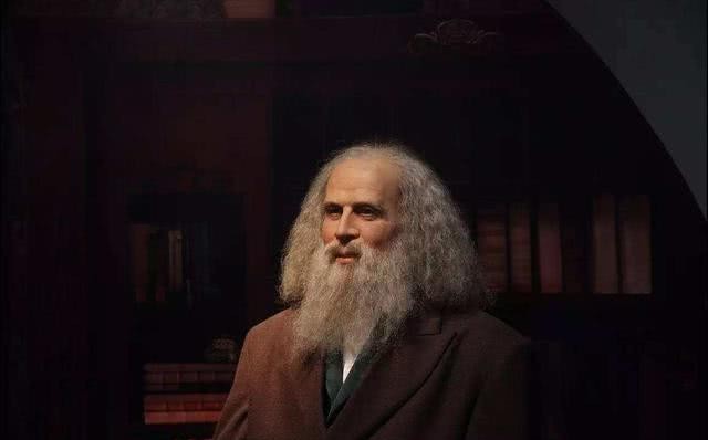 创造|他将明朝王爷的名字连起来,创造了一张化学元素周期表,沿用至今