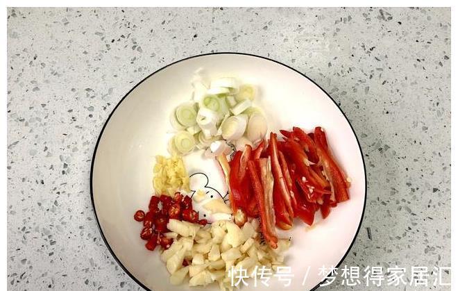 皂素|此菜人称“懒人菜”,果实如刀,营养丰富,鲜嫩当季,拌面特别香
