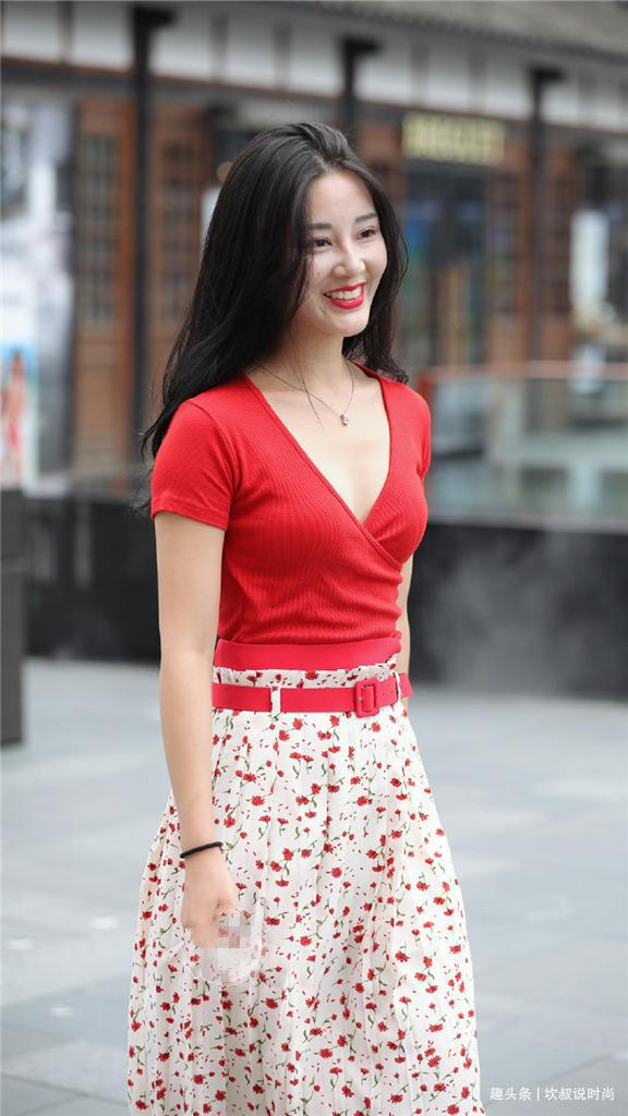 时尚装 这身时尚穿搭,穿出邻家大姐姐的感觉,自信大方具有亲和力