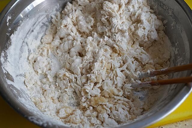 天冷了,盒子包这馅比韭菜盒子还要好吃,学会了自己在家就能做