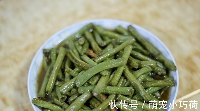 晚餐|四线城市的一家晚餐，一桌菜才花100多，网友：令人羡慕的物价