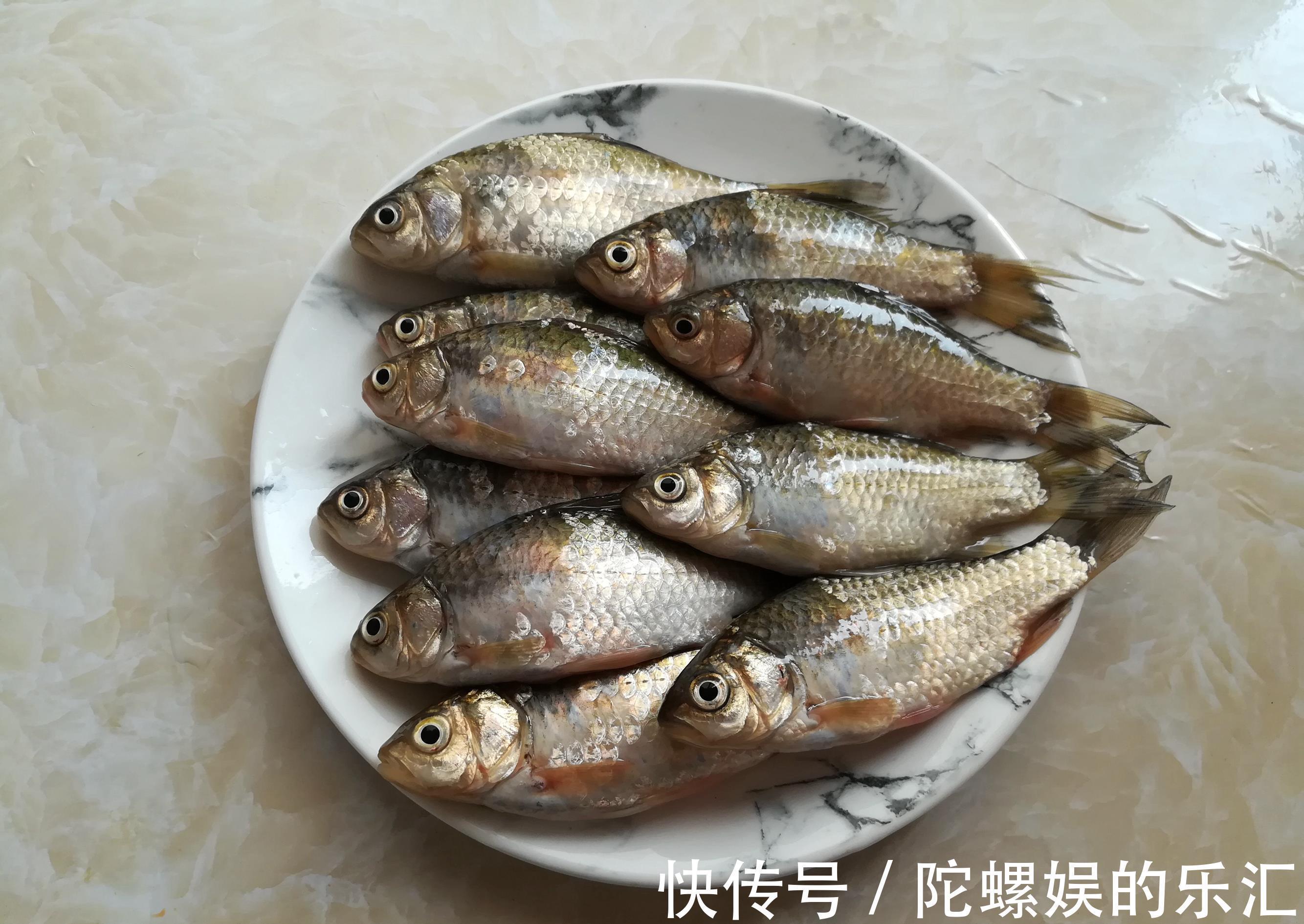 大厨|煎鱼总破皮？大厨：记住这3个小技巧，鱼皮不破，味道更鲜美
