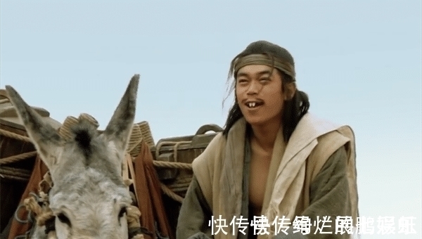 林冲&此人手持黄金双锏,击败豹子头林冲,生擒四位梁山猛将