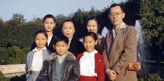  子承父业|徐积锴：才子徐志摩的后代，却未子承父业、选择与母亲经商