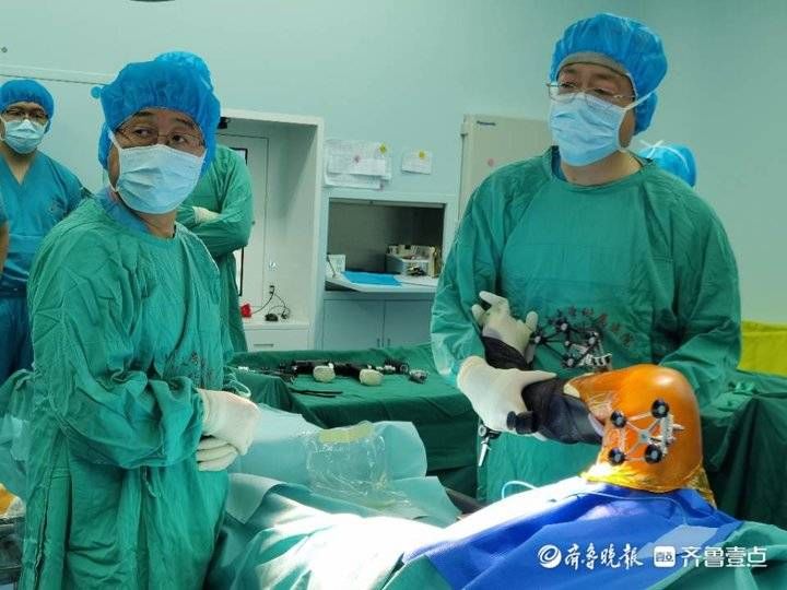青大附院|精准智能换关节！山东首例Mako机器人辅助髋关节置换手术完成