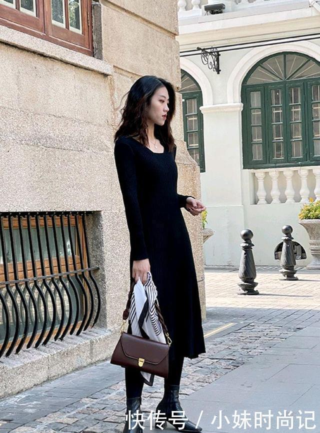 “黑色长裙+黑色靴”, 是春天很流行的搭配组合, 显瘦又洋气!