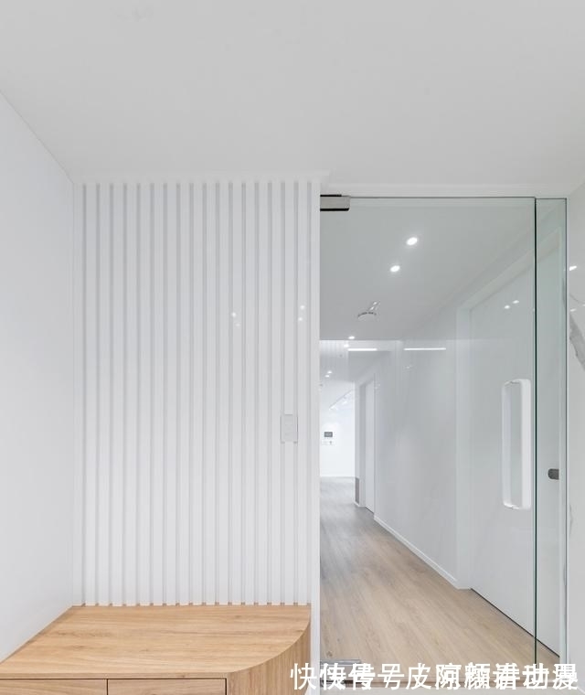 展示台|极简风主义不等于“穷酸”,111㎡的家温润自然,没有一点距离感