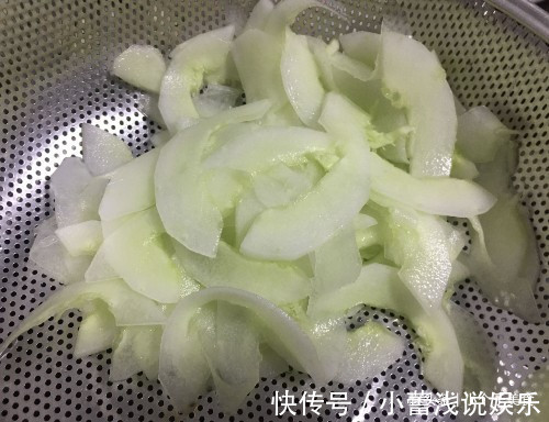 做法|黄瓜炒肉片的家常做法，清脆爽口，好吃下饭
