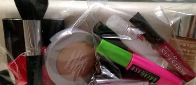 保鲜袋就是用来装食物她用保鲜袋做了这些,太神奇了