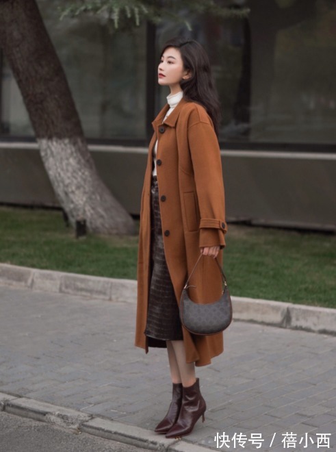 搭配|冬天想不到穿什么?要不试试“大衣+低跟靴”,显高显瘦还精致!