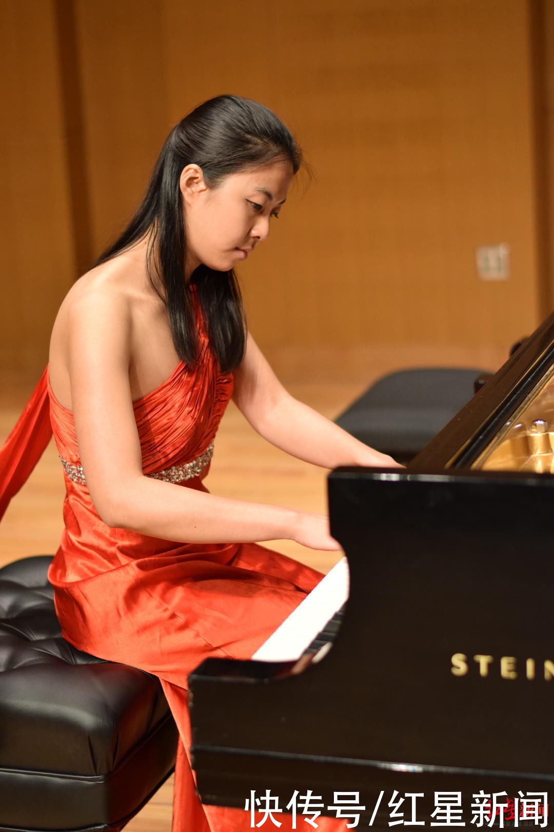  汇报|向家乡观众汇报！艾美霖个人钢琴独奏音乐会18日举行