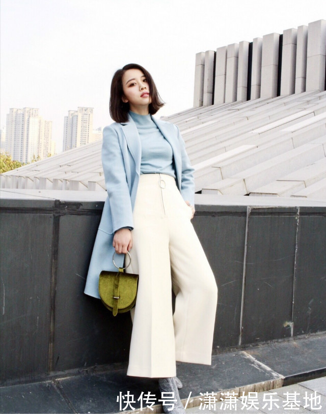 见过大场面的女人，冬天穿大衣，都不会配这3种内搭，邋遢掉档次